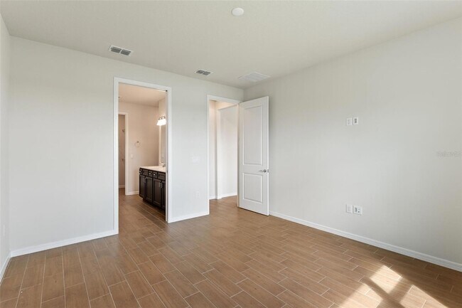 Building Photo - 6121 Blue Pond Wy