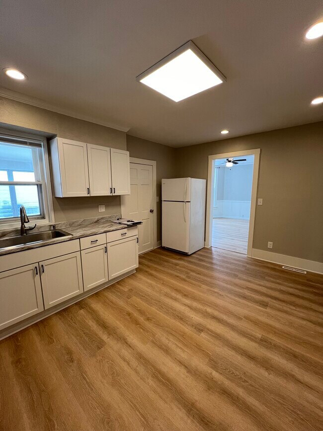 Building Photo - 1166 High Ave