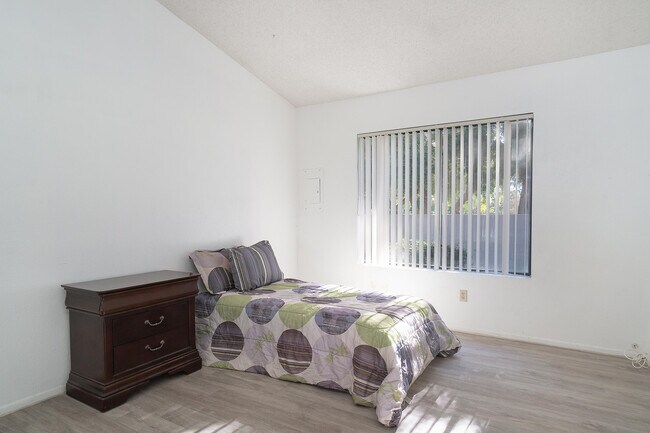 Building Photo - 40800 Breezy Pass Rd