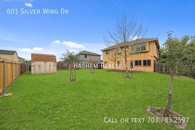 Building Photo - 601 Silver Wing Dr