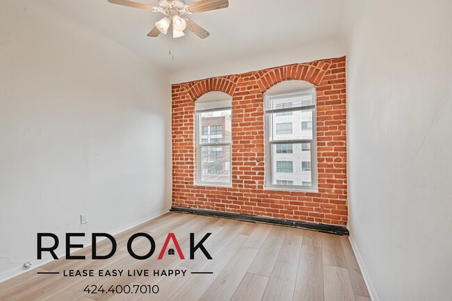 Building Photo - 974 1/2 Gramercy Pl-506