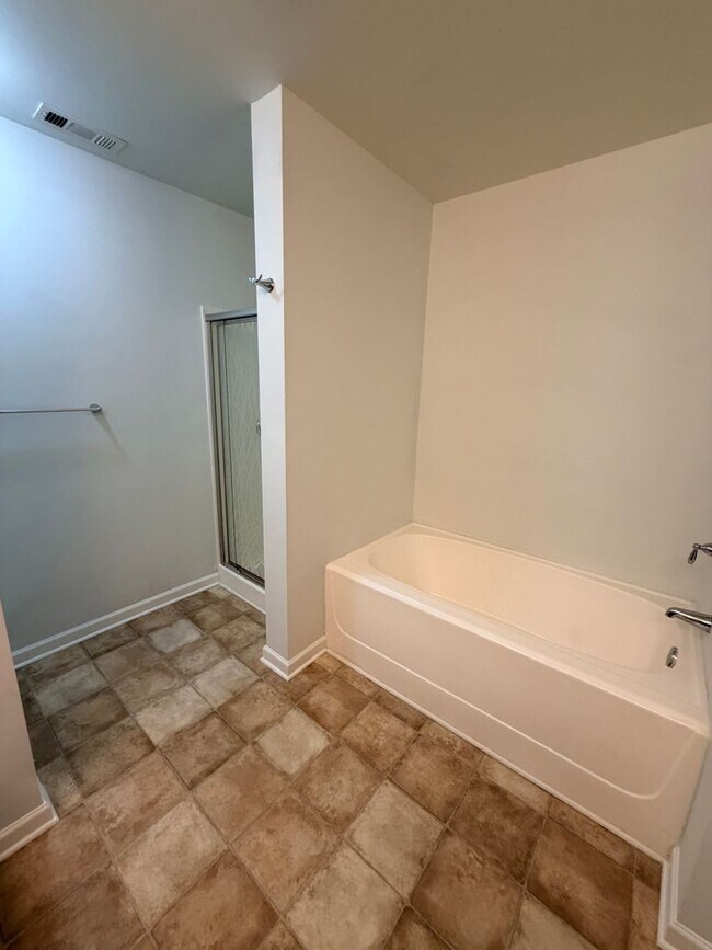 Building Photo - NEW LISTING - Spacious, Acworth Townhouse on Quiet Cul-de-sac!