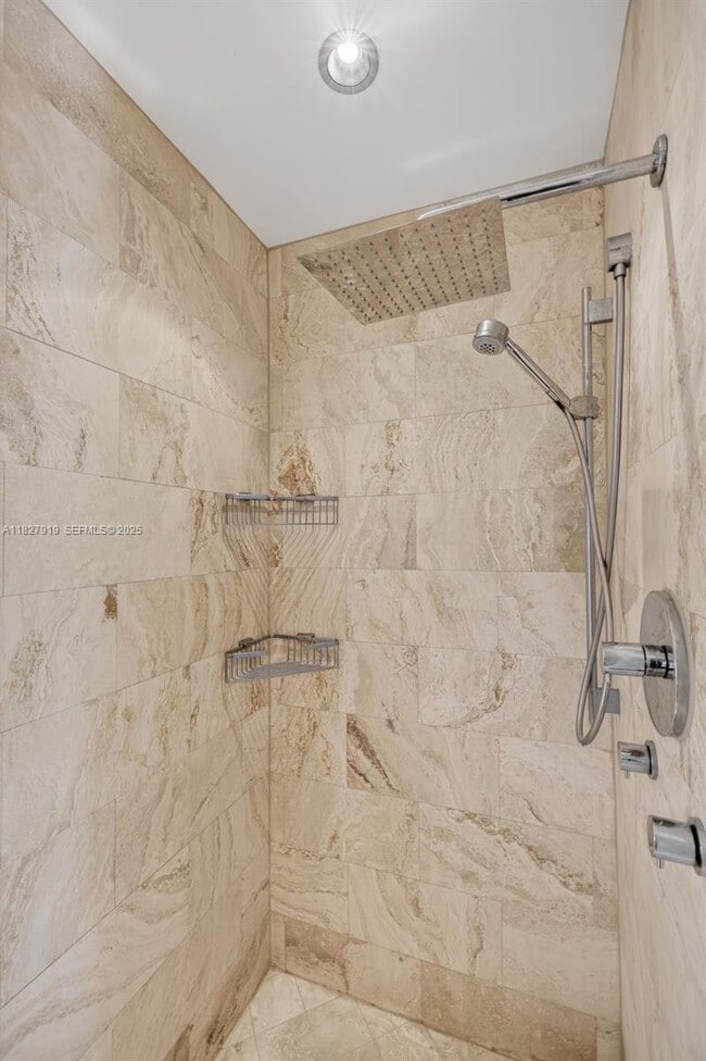 Building Photo - 1622 Mayo St