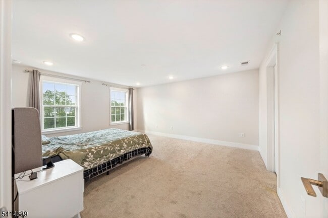 Building Photo - 707 Station Rd