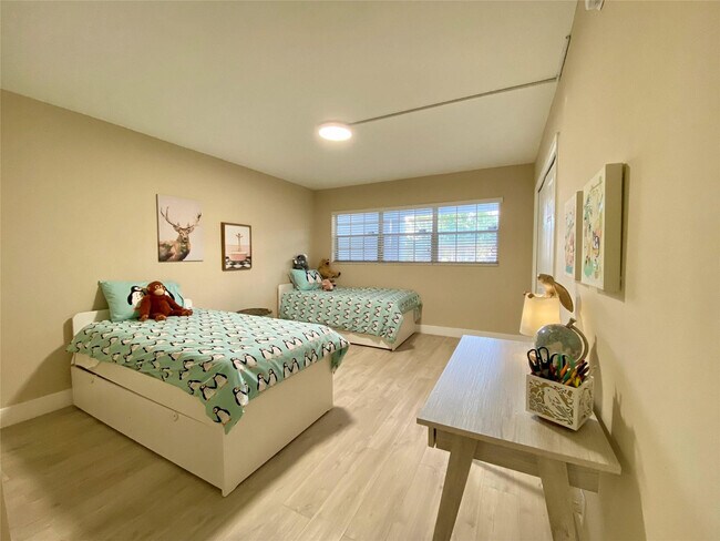 Building Photo - 3010 N Course Dr