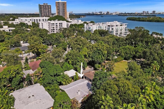 Building Photo - 669 NE 60th St