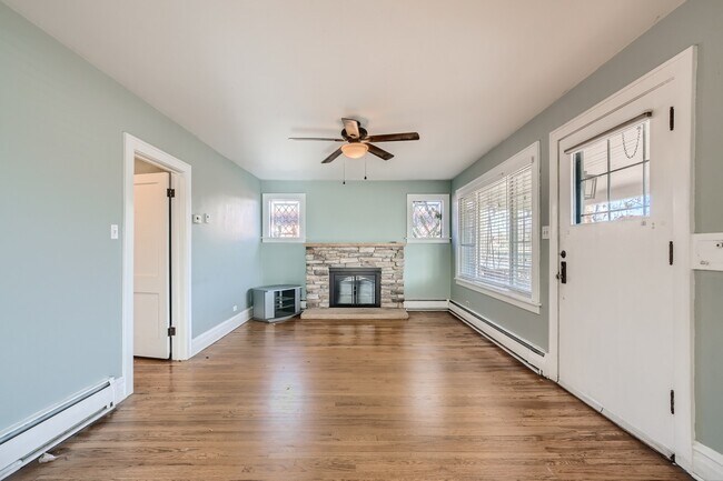 Building Photo - 1471 S Franklin St