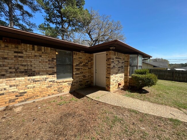 Building Photo - 13483 Rhudy Dr