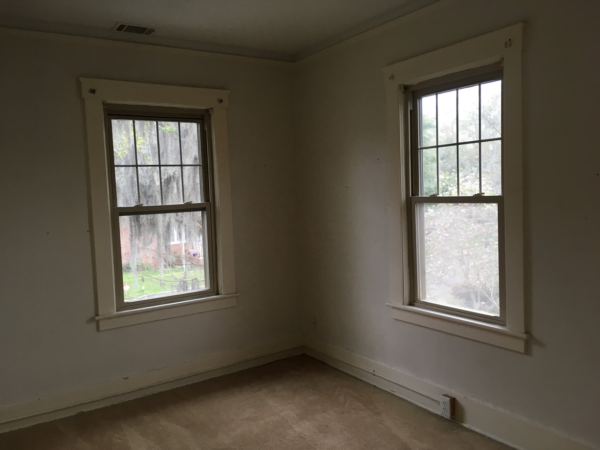 Bedroom 3 - 816 Maupas Ave