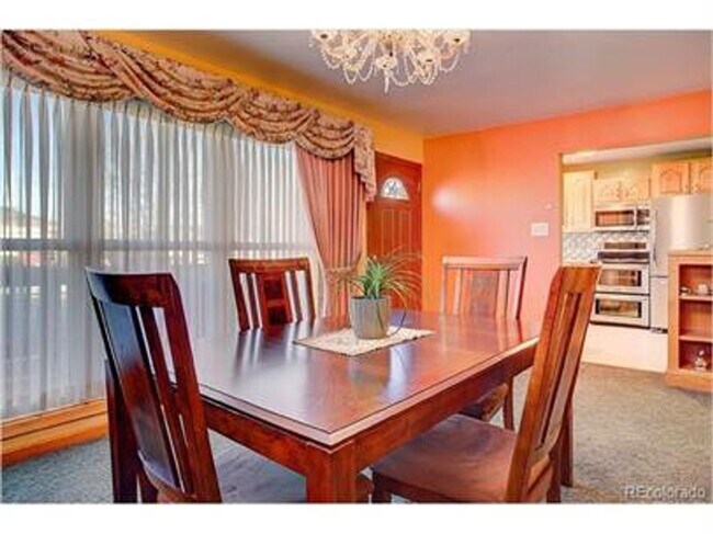 Building Photo - Updated clean and colorful 3 bed 2 bath ranch with a 2-Car garage!