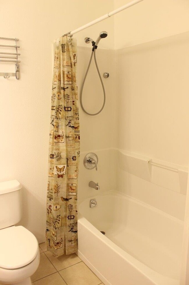 Building Photo - Havens of Ii Vistas - 3 bedroom, 2 bathroo...