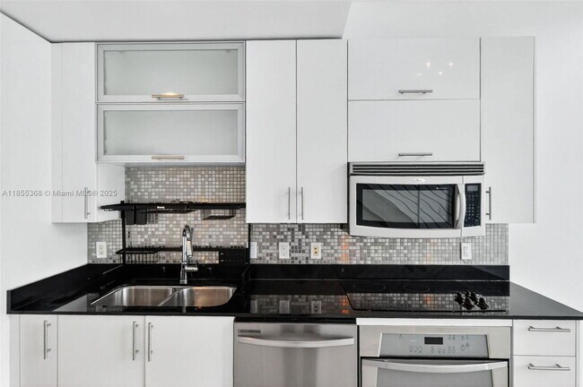 Building Photo - 60 SW 13th St