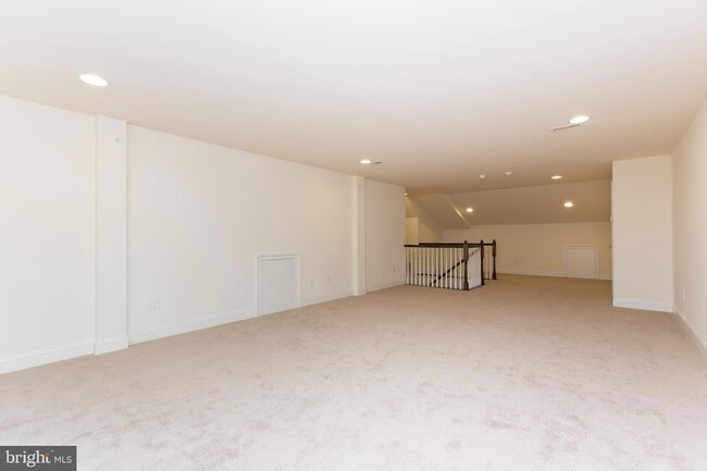 Building Photo - 18 Parkview Cir.