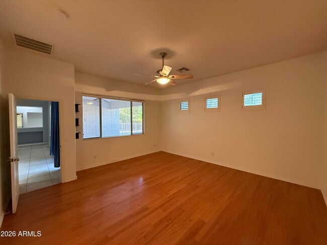 Building Photo - 101 S Presidio Dr