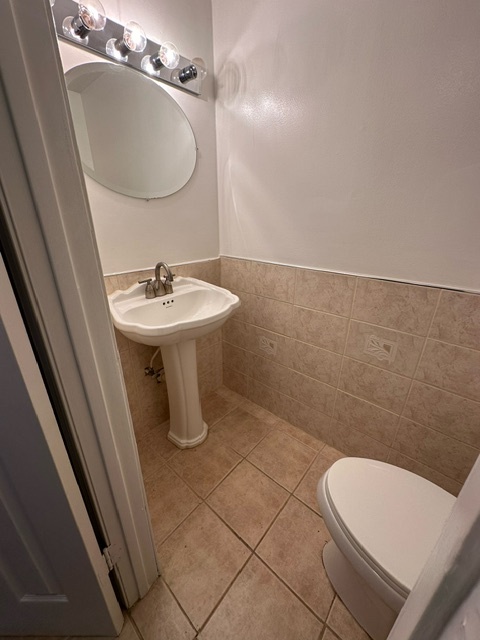 Downstairs bathroom - 5938 S Hil Mar Cir