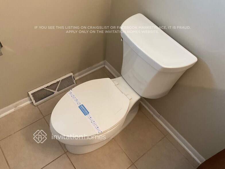 Building Photo - 404 S Crestwood Ln