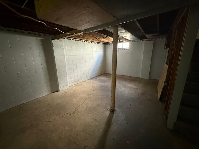 Building Photo - 182 Crystal Lake Dr