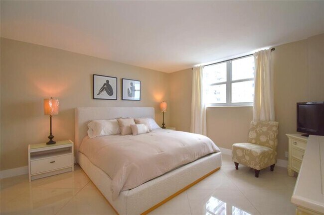 Building Photo - 4250 Galt Ocean Dr