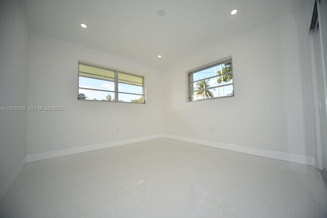 Building Photo - 18601 SW 97th Ct