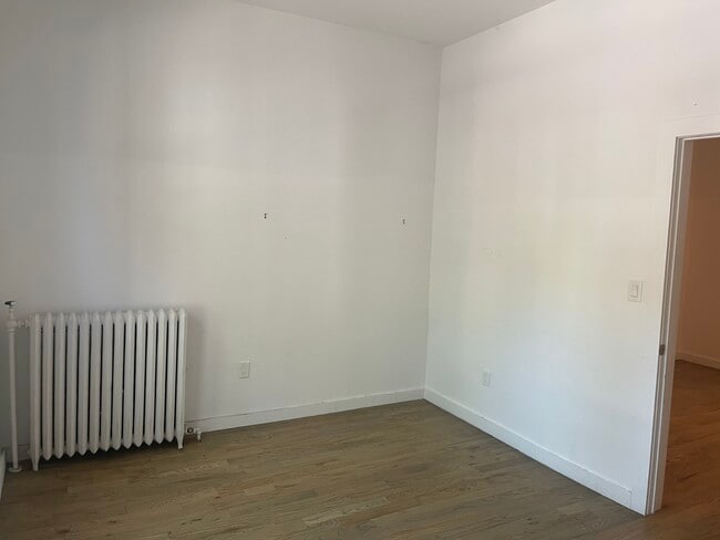 Building Photo - 118 Jewett Ave