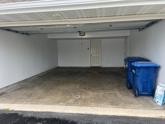Building Photo - 1537 Stonefield Dr