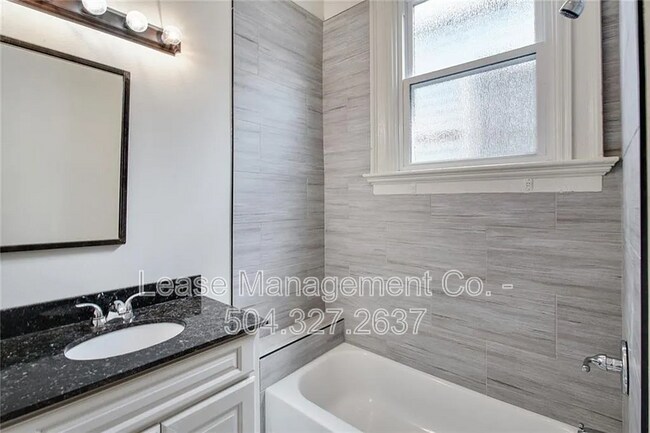 Building Photo - 2117 Marais St