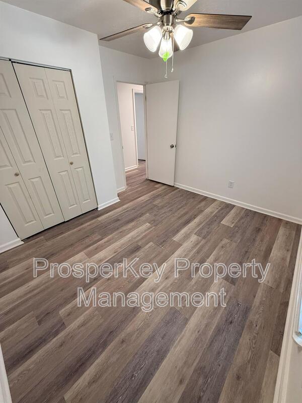 Building Photo - 7331 Paprika Ln