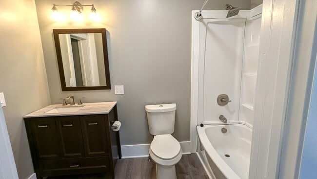 Building Photo - 1125 Pennoyer Ave