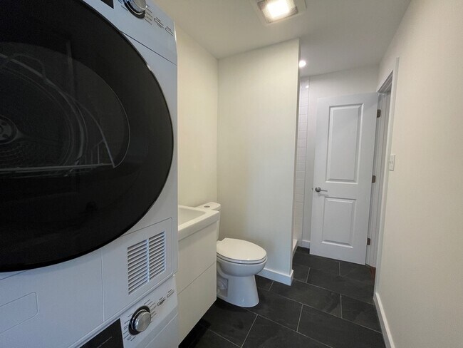 Building Photo - 1832-34 Callowhill St