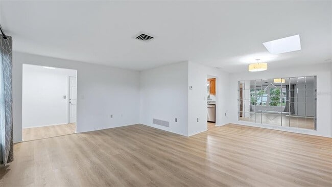 Building Photo - 1329 Nantucket Rd