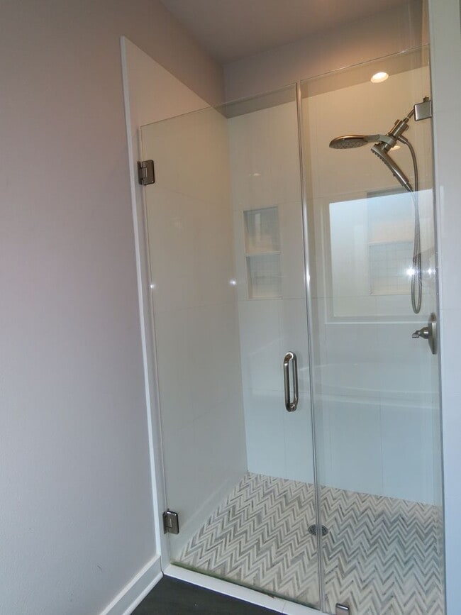 Building Photo - Beautiful 3 Bedroom, 2 Bath Home in South ...