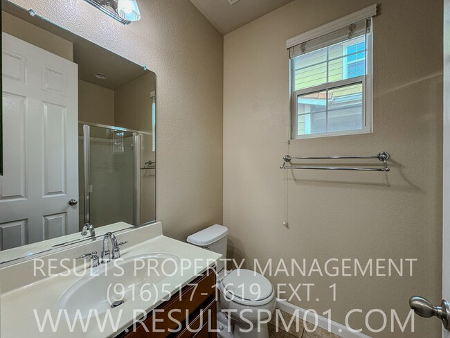 Building Photo - Beautiful 4 Bedroom 3 Bath home