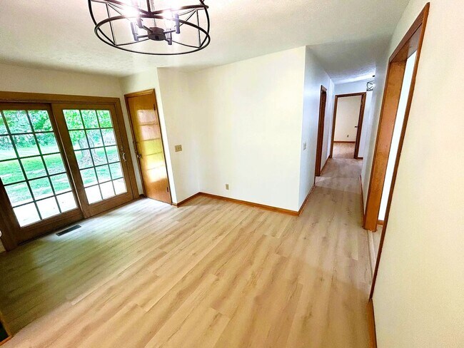 Building Photo - Corydon Rental | 3 Bedroom, 2 Bath Home on Nearly 2 Acres