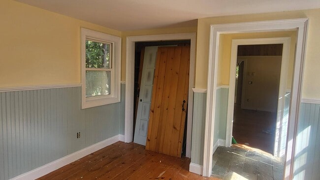 Building Photo - 18 Sawdy Pond Ave