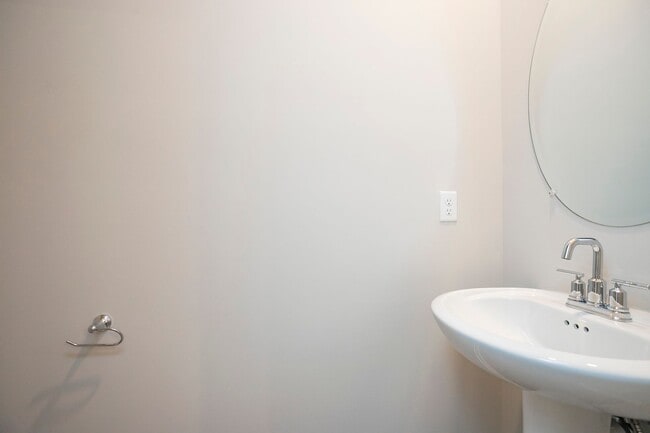 Building Photo - 4509 Sardius Dr