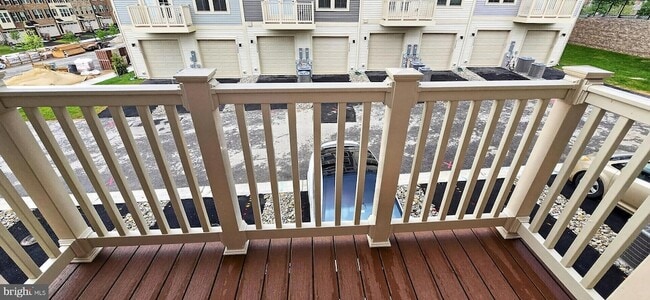 Building Photo - 2542 -A Verona Pl