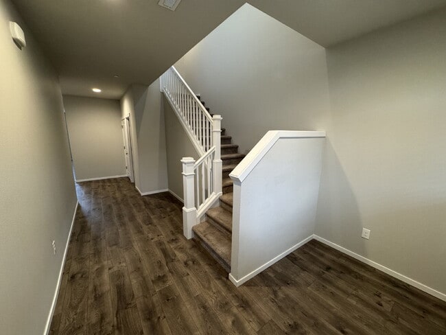 Building Photo - Beautiful, 5-Bedroom Camas Home