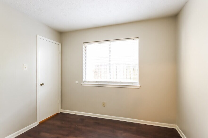 Building Photo - 28807 Binefield St