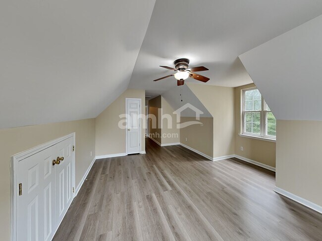 Building Photo - 169 Royalton Rd