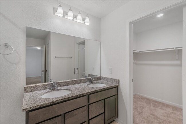 Building Photo - 647 Ash Mill Dr
