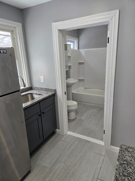 Building Photo - 32 Bunker Ave