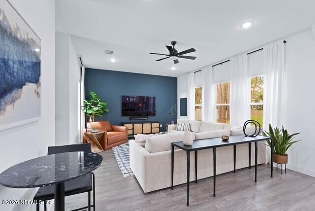 Building Photo - 5631 Heckscher Dr