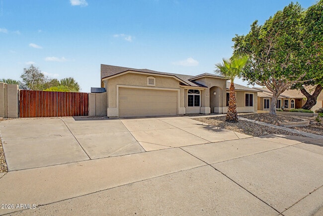 Building Photo - 933 N 94th Pl