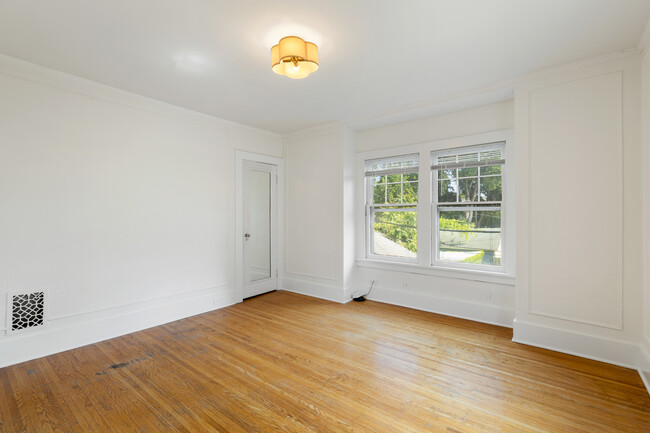 Main Level Bedroom 1 - 40 Thayer St