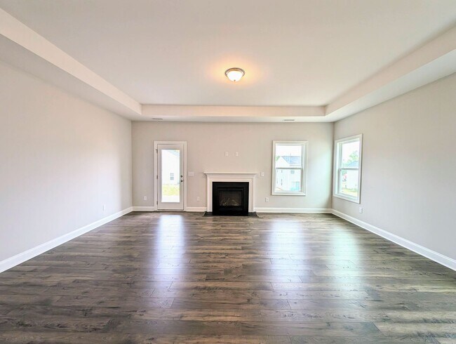 Building Photo - Barrington Dream Home