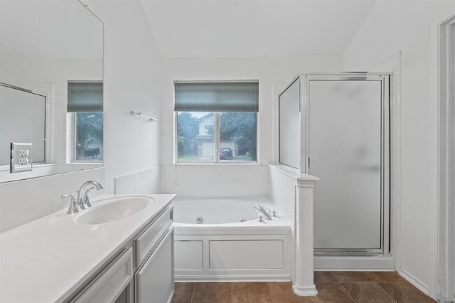 Building Photo - 909 Saba Cove
