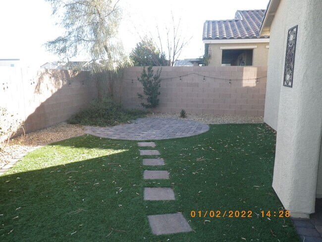 Building Photo - Beautiful 5 Bedroom House with City View