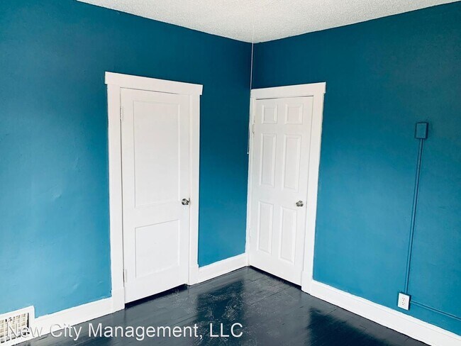 Building Photo - 4 br, 2 bath House - 3331 South Benton Avenue