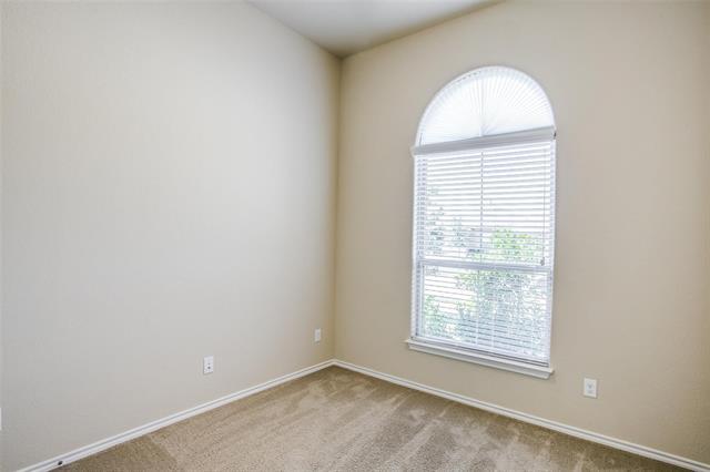 Building Photo - 453 Spring Dr