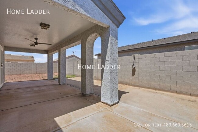 Building Photo - 10452 W Arivaca Dr